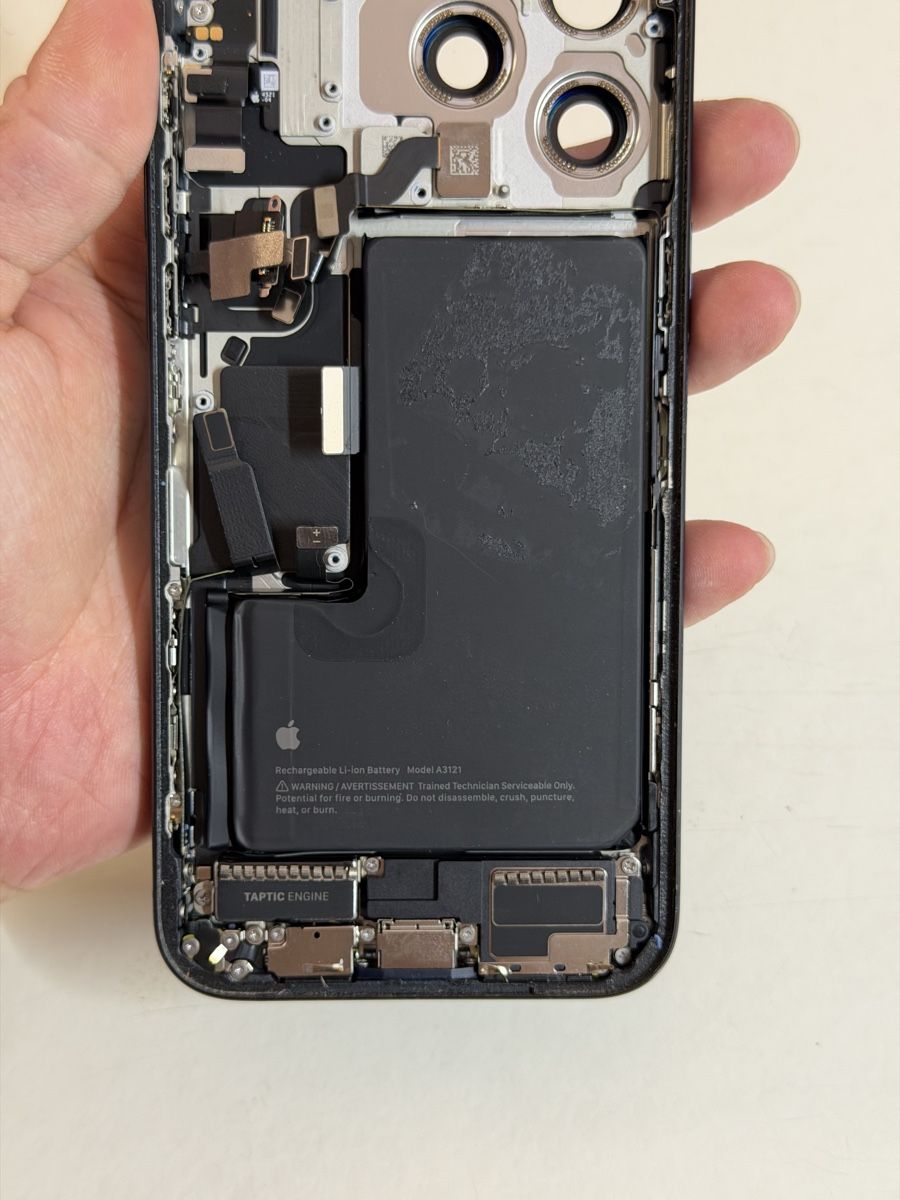 Apple Handys / Smartphones: Komplett iPhone 15 Pro Max Gehäuse Pulled  – Gebraucht aus Chur von beverlyone 7