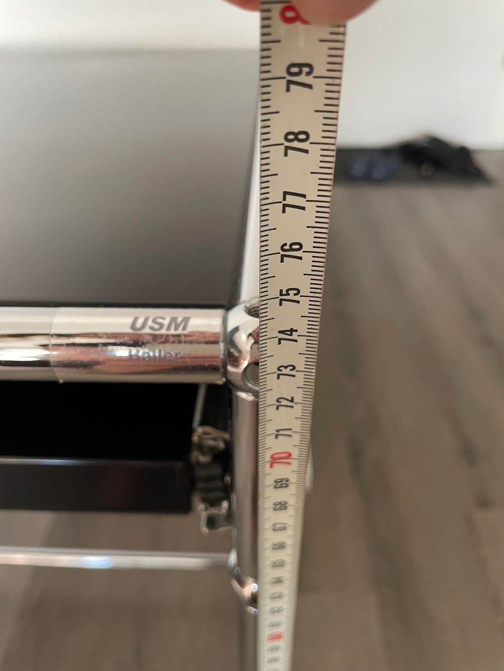 USM Scrivanie: USM Haller Schreibtisch schwarz – Usato da Uster venduto da klale03 9