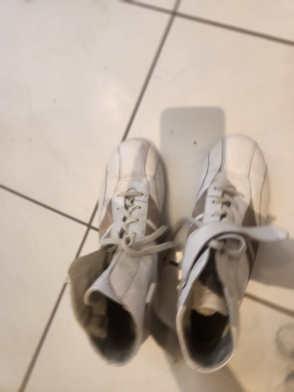 Damenschuhe: Sneakers – Gebraucht aus Bern von eli_7bgh 1