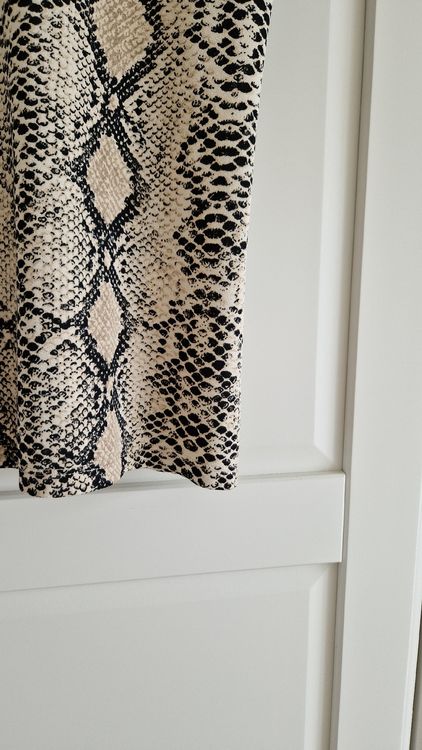 NEU Beiges Top mit Spitzenrand, Schlangenmuster (Neu