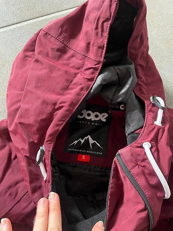 Vestes: Dope Skijacke Grösse S – D'occasion à Flüelen par Seliiina03 3
