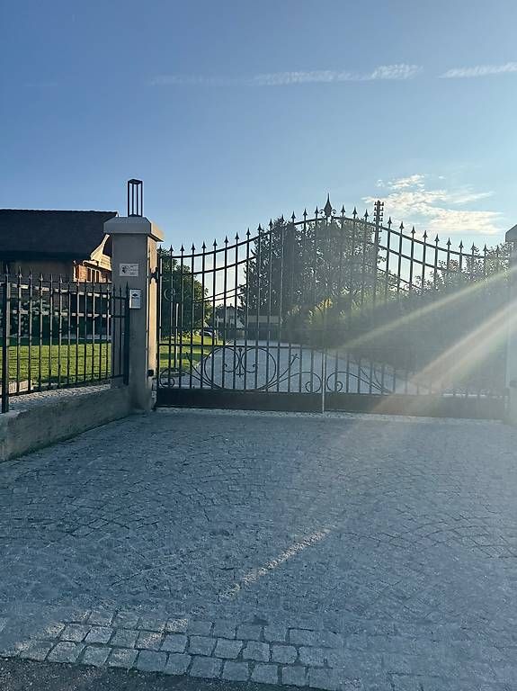 Altro Materiale elettrico: Elegantes schmiedeiserne Tor, Gartentor, Zufahrtstor. – Usato da Rueyres-St-Laurent venduto da jen_9gjb