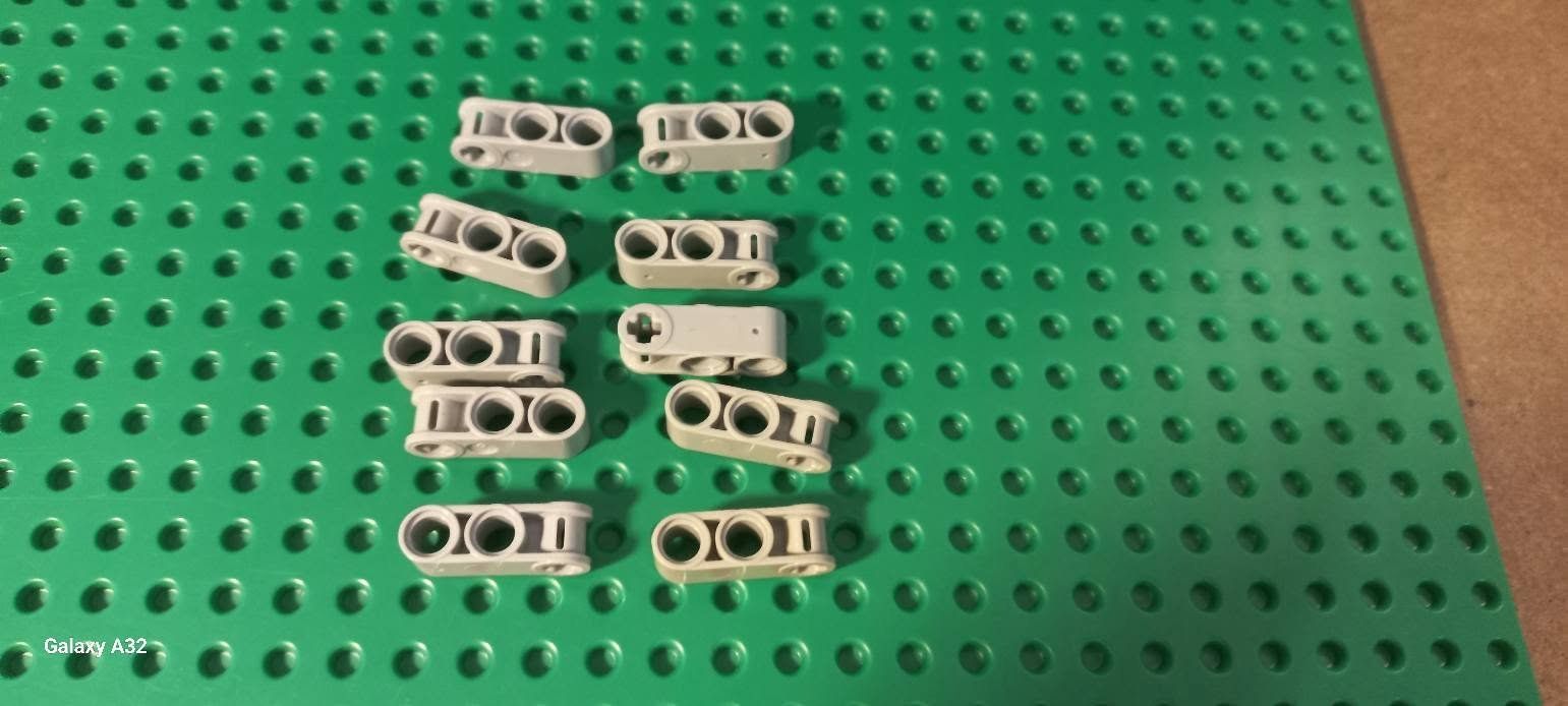 Lego Giocattoli: Lot de 10 pièces Lego Technic – Usato da La Tour de Trême venduto da Startjouet