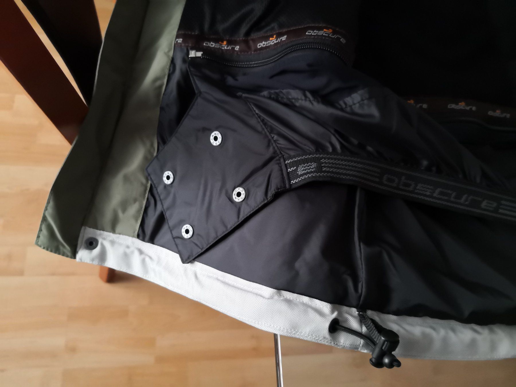 Obscure Giacche: Winterjacke von Obscure, neuwertig – Nuovo (secondo la descrizione) da Zuzwil SG venduto da alsacia 4