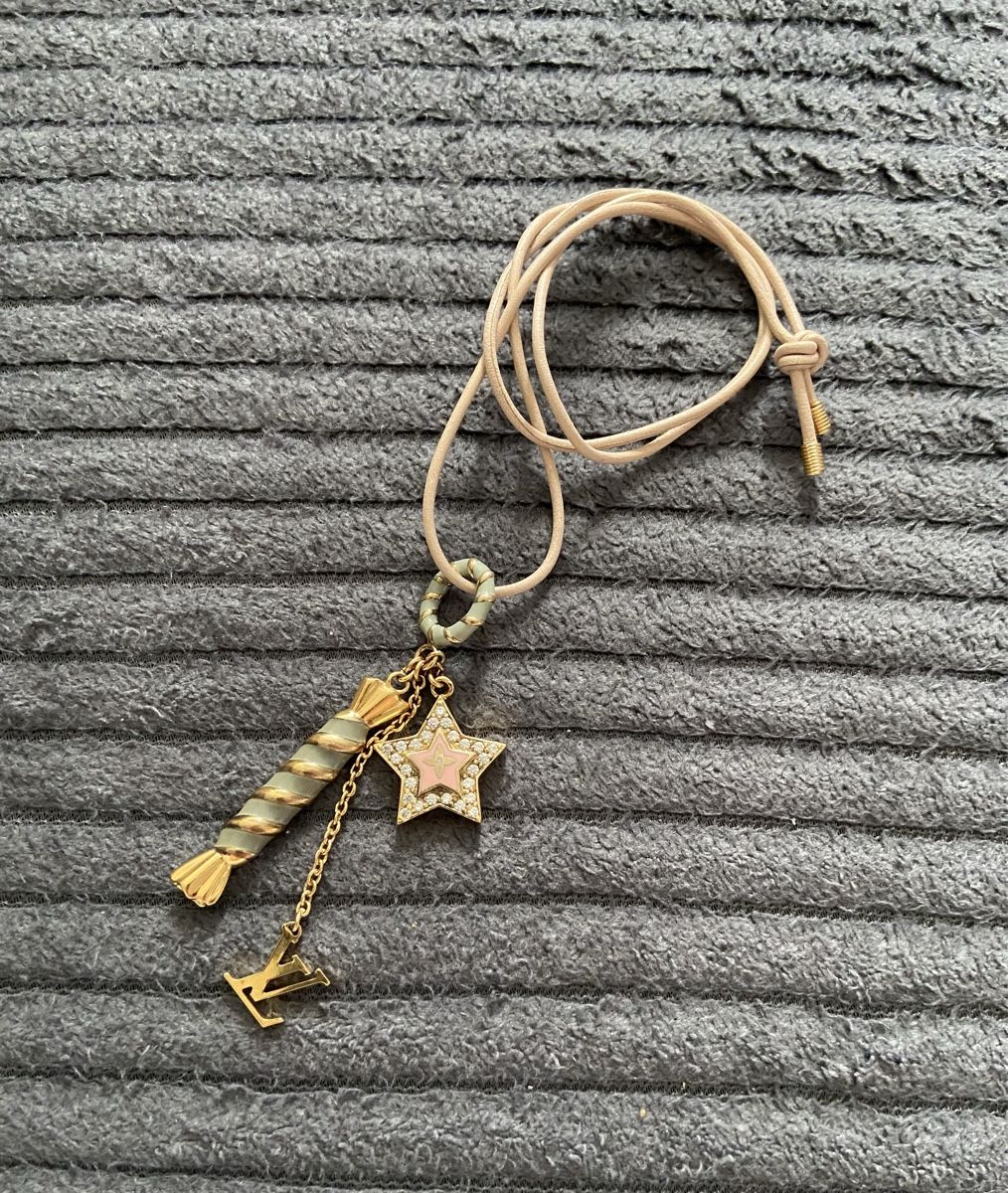 Louis Vuitton Ciondoli: Pendentif Louis Vuitton – Usato da Montreux venduto da Perledor 3
