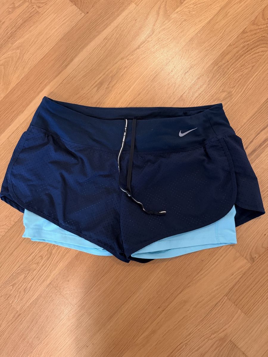 Nike Hosen: Nike Sporthose – Gebraucht aus Zürich von nweimy 1