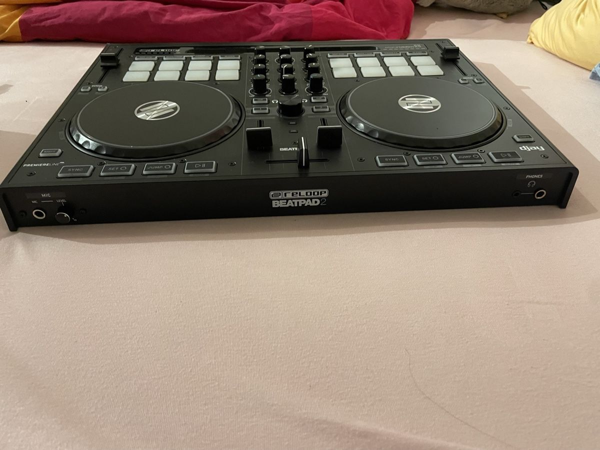 Reloop Console di mixaggio: Reloop Beatpad 2 wenig gebraucht – Usato da Kriens venduto da krientes 1