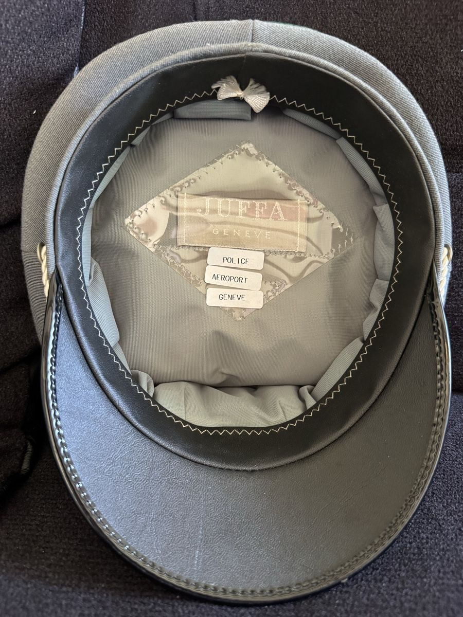Uniformi: Police Genève - aéroport – Usato da Pailly venduto da vau_7nnr 4