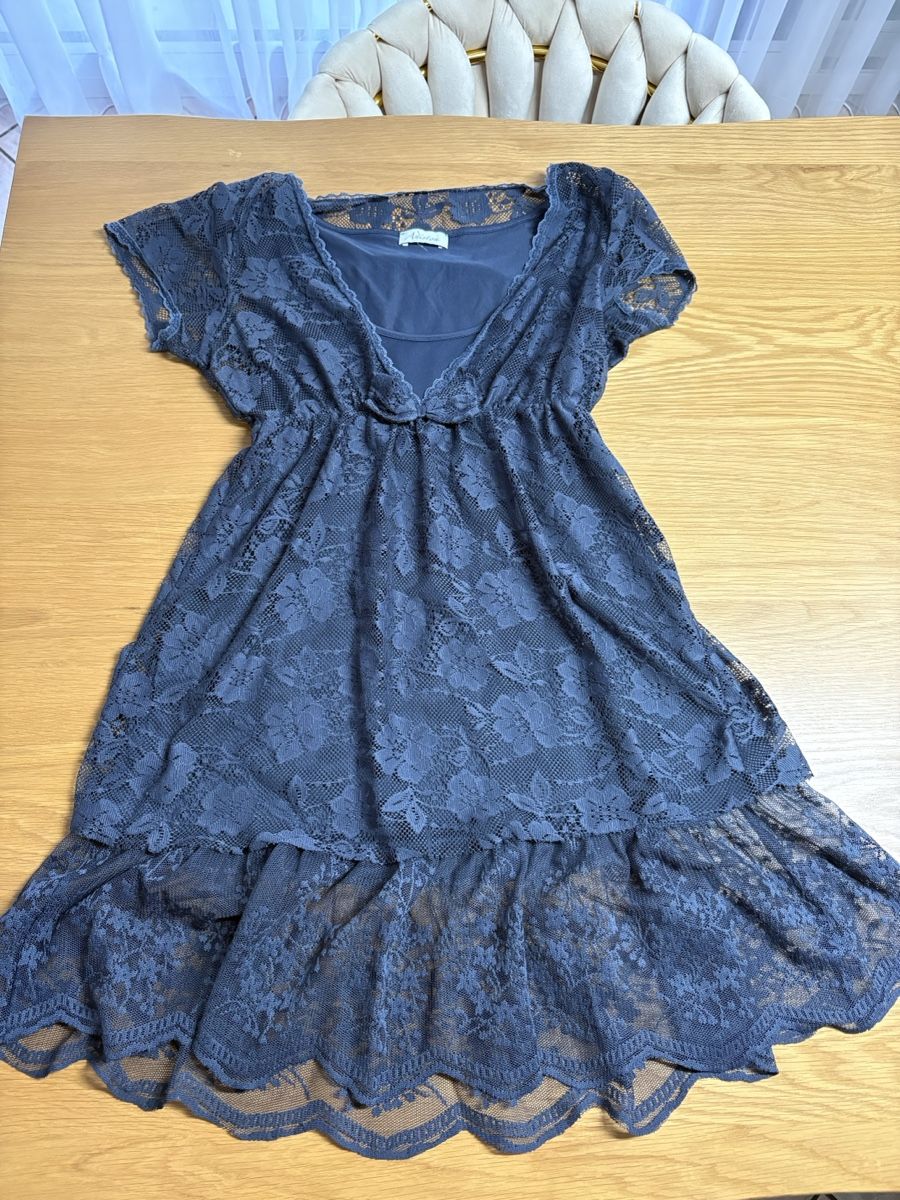 Robes: Vestito Aniston con inserti in pizzo – D'occasion à S. Antonino par LIKA91