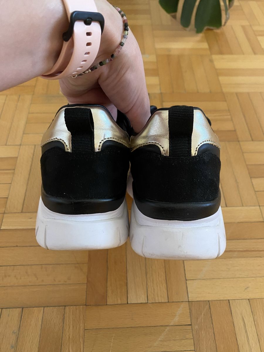 Guess Scarpe da donna: Guess 36 sneaker – Nuovo (secondo la descrizione) da Gommiswald venduto da anastasiia_27 2