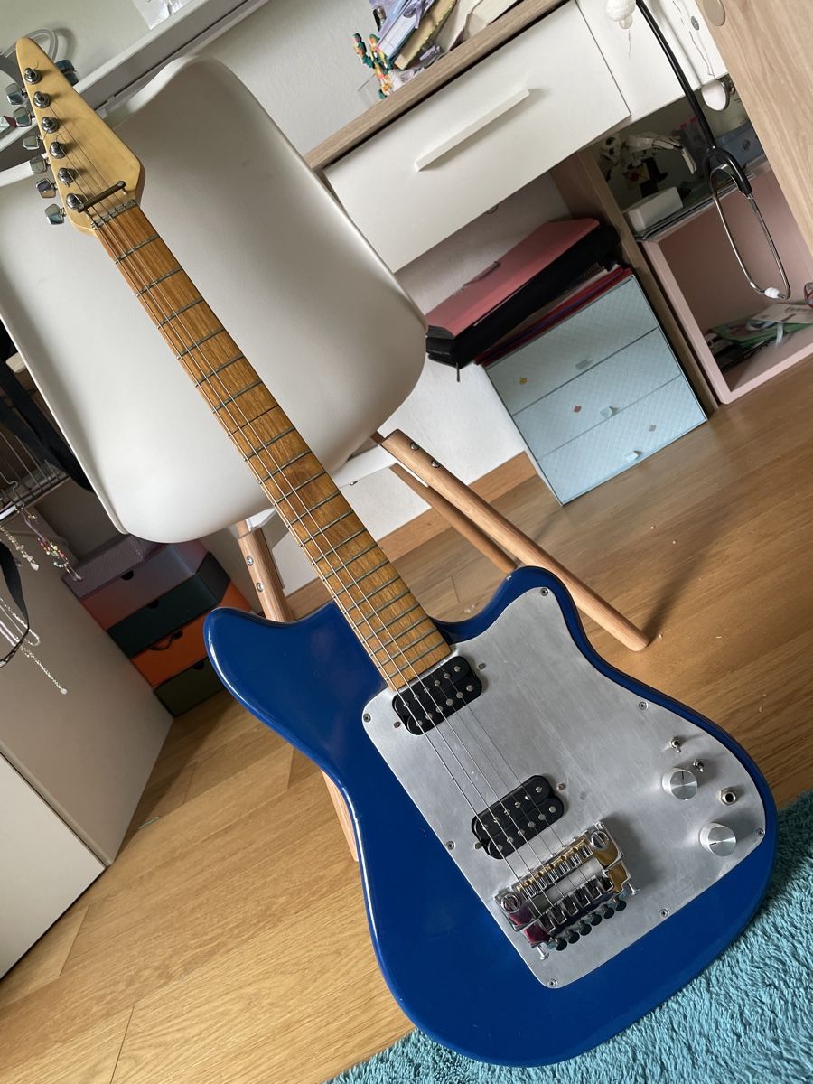Musikinstrumente: Selbst gebaute E- Gitarre – Defekt aus GÜMLIGEN von