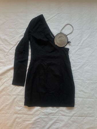 Robe noire asymétrique PrettyLittleThing taille 36