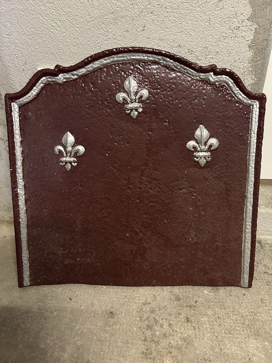 Tutte le decorazioni: Plaque de cheminée – Usato da Le Lieu venduto da Aurtchel