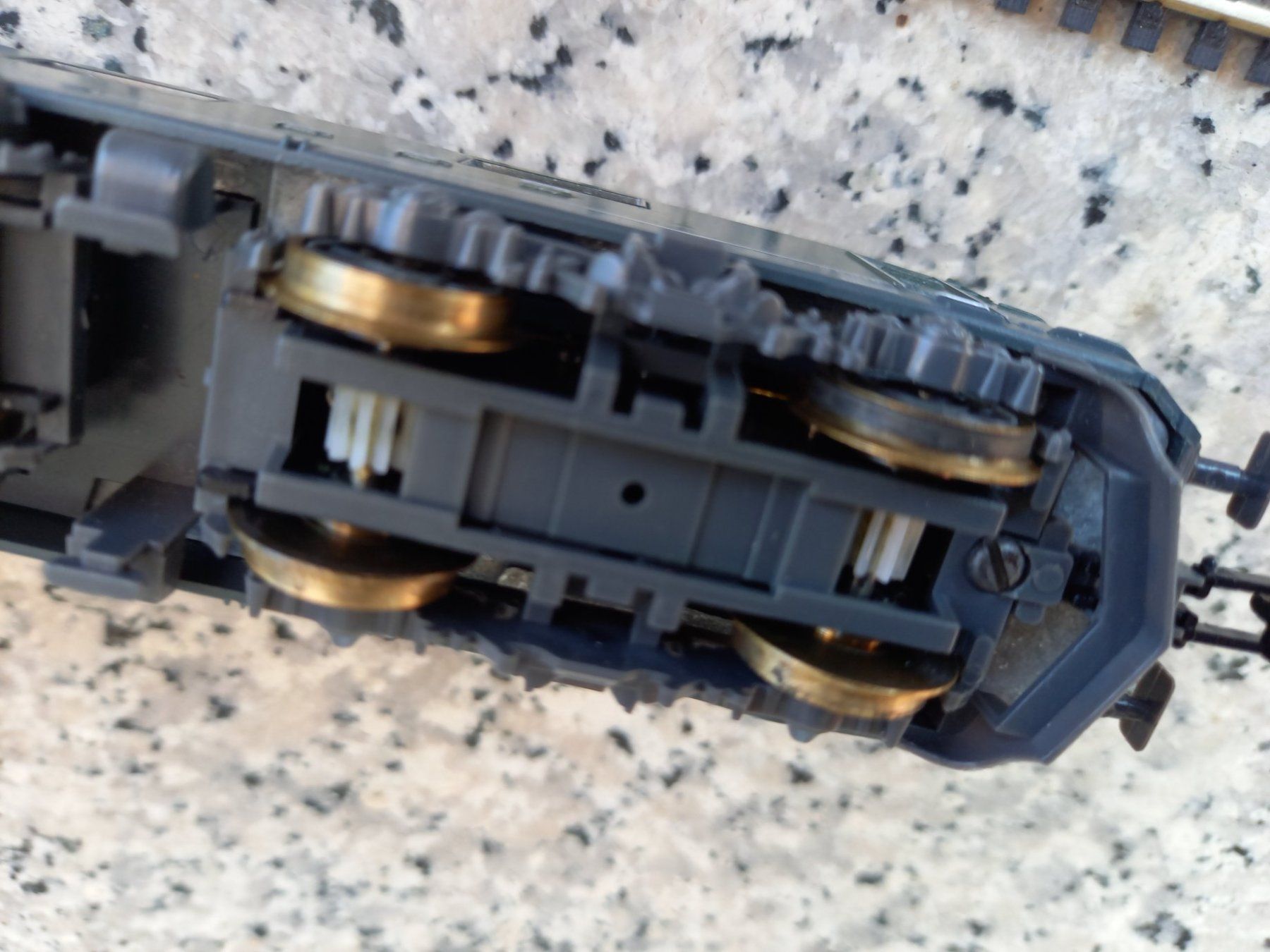 Lima Modelleisenbahnen: LIMA Re 6/6 Interlaken HO/DC – Gebraucht aus Stans von Riesta 6