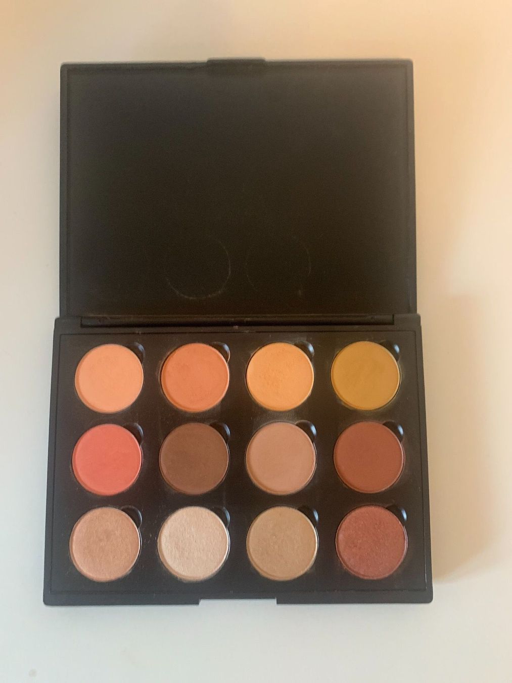 Make-up: Colourpop Shadow‘s Ladenpreis 69$ ink.Palette – Usato da Zürich venduto da deruja 1