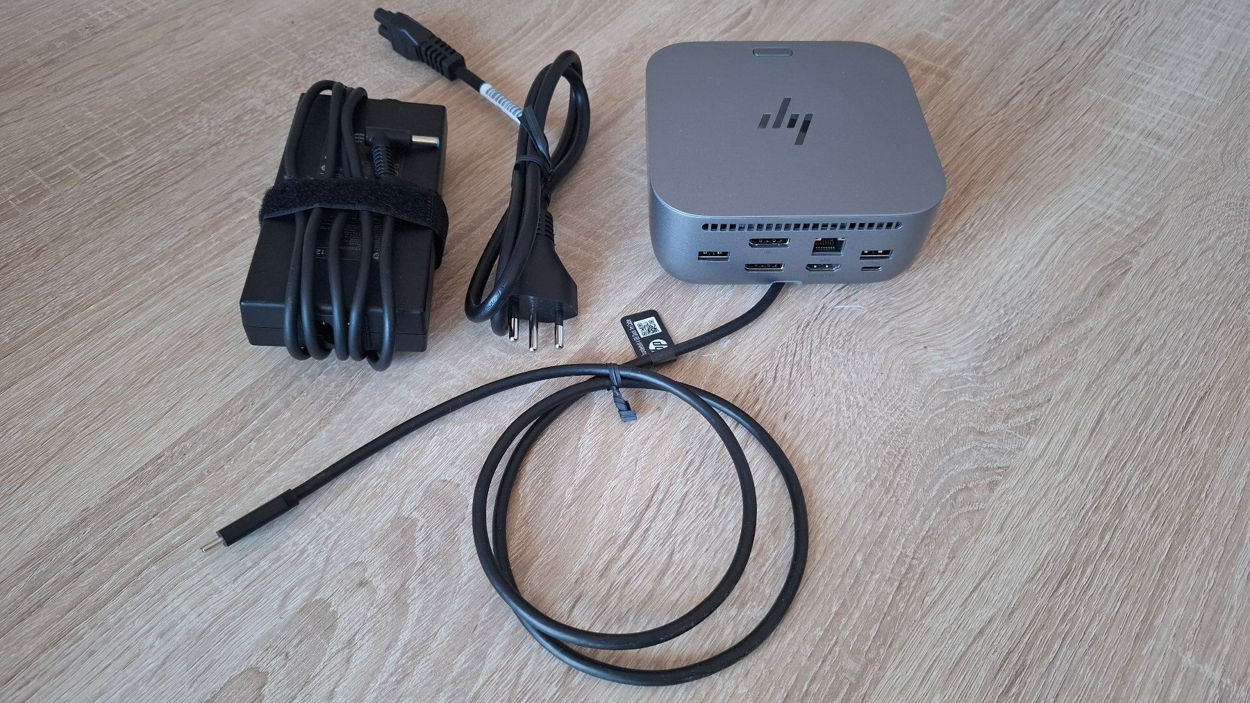 Hewlett Packard Docking station: HP Thunderbolt 4 100W G6 Dock – Usato da Lützelflüh-Goldb venduto da Procyon7.pk