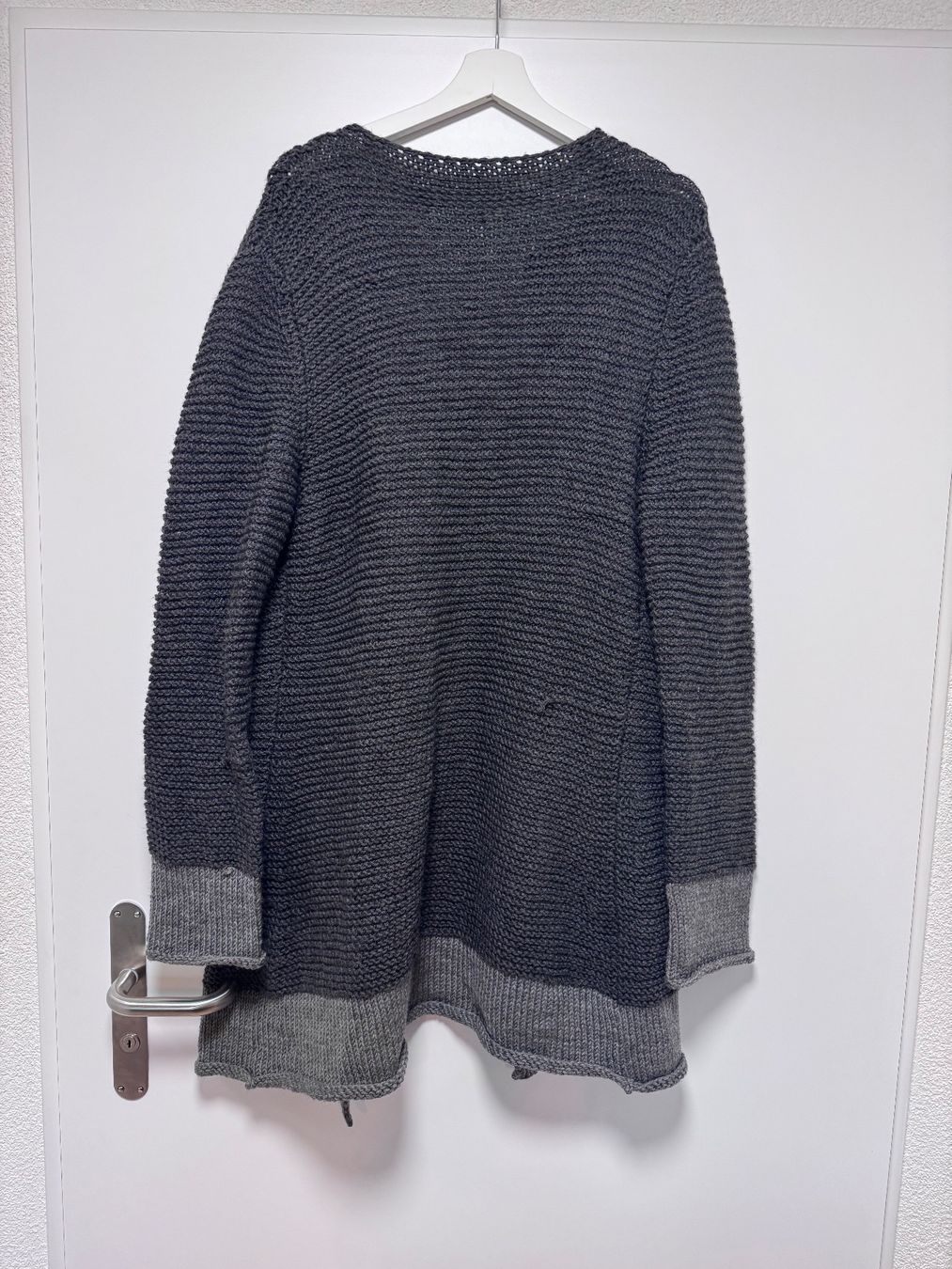 Maglioni & Felpe: Warme Strickjacke, Anthrazit-Grau, Grösse M /L, – Usato da Winterthur venduto da tam_7tbh 1