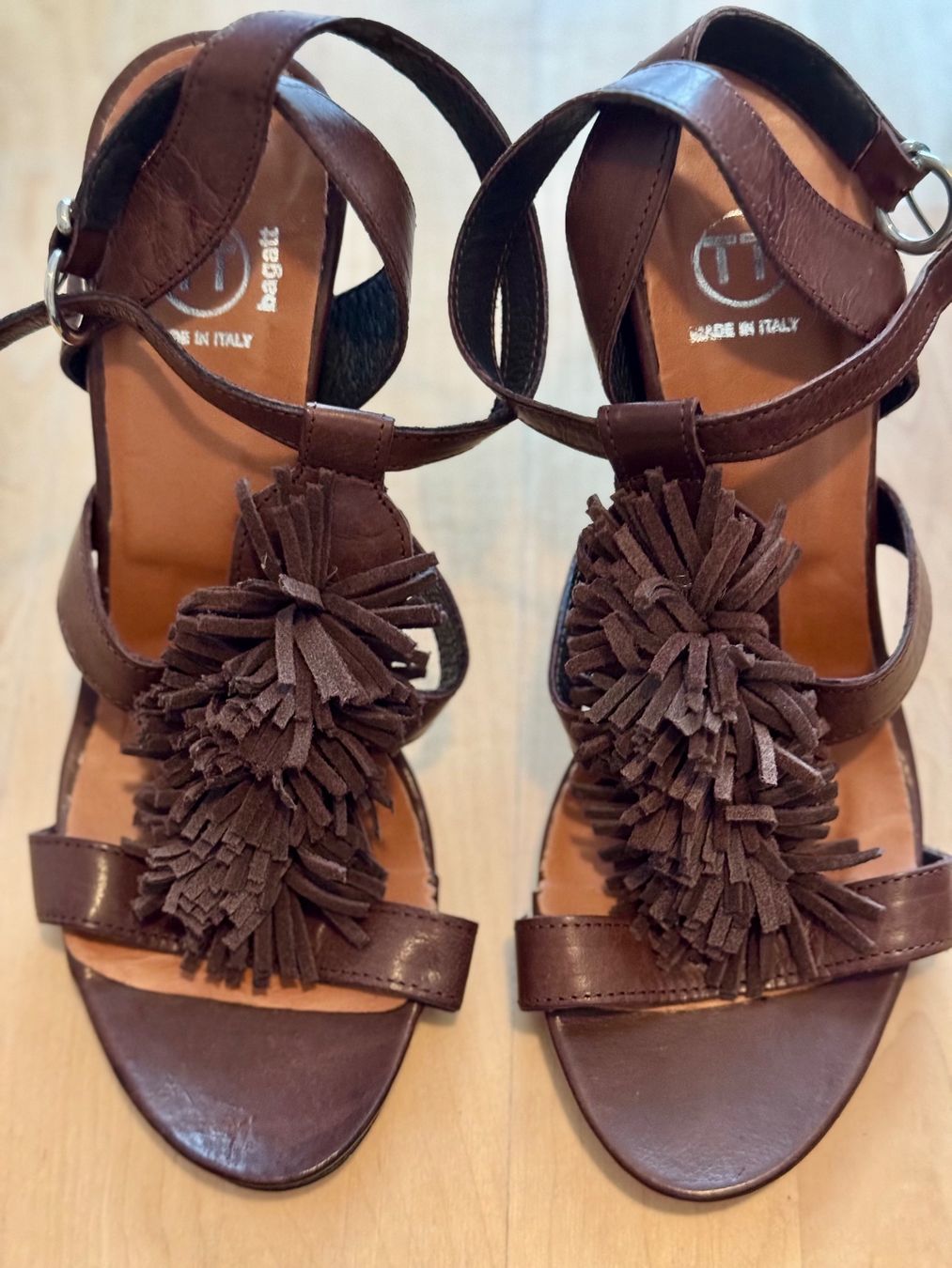 Scarpe da donna: Ledersandalen Grösse 37 – Usato da Männedorf venduto da Positive81