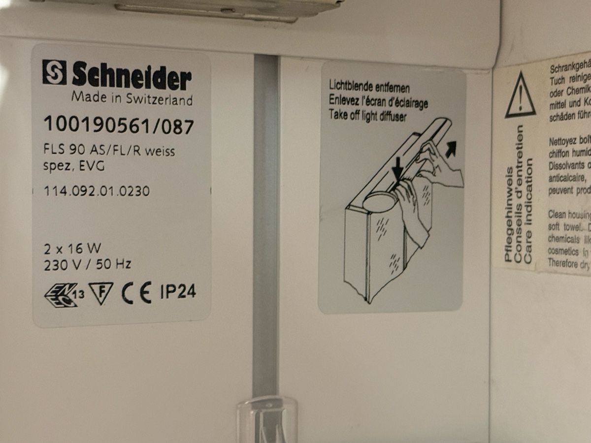 Schneider Armoires miroirs: Schneider Spiegel  – D'occasion à Rütihof par cori3 3