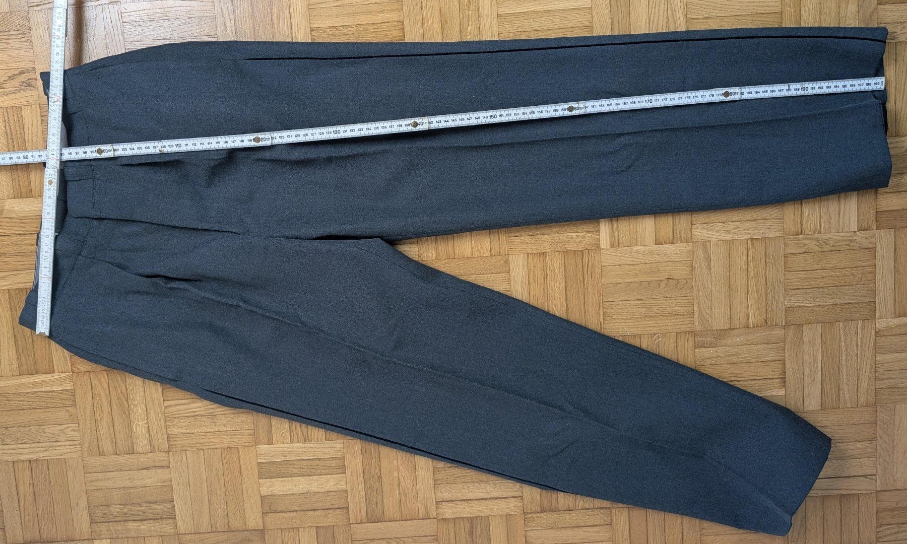 Schweizer Armee Uniformen: Original Schweizer Militär Uniform Hose, Grösse 80 / 38 – Gebraucht aus Zürich von axolottchen 5
