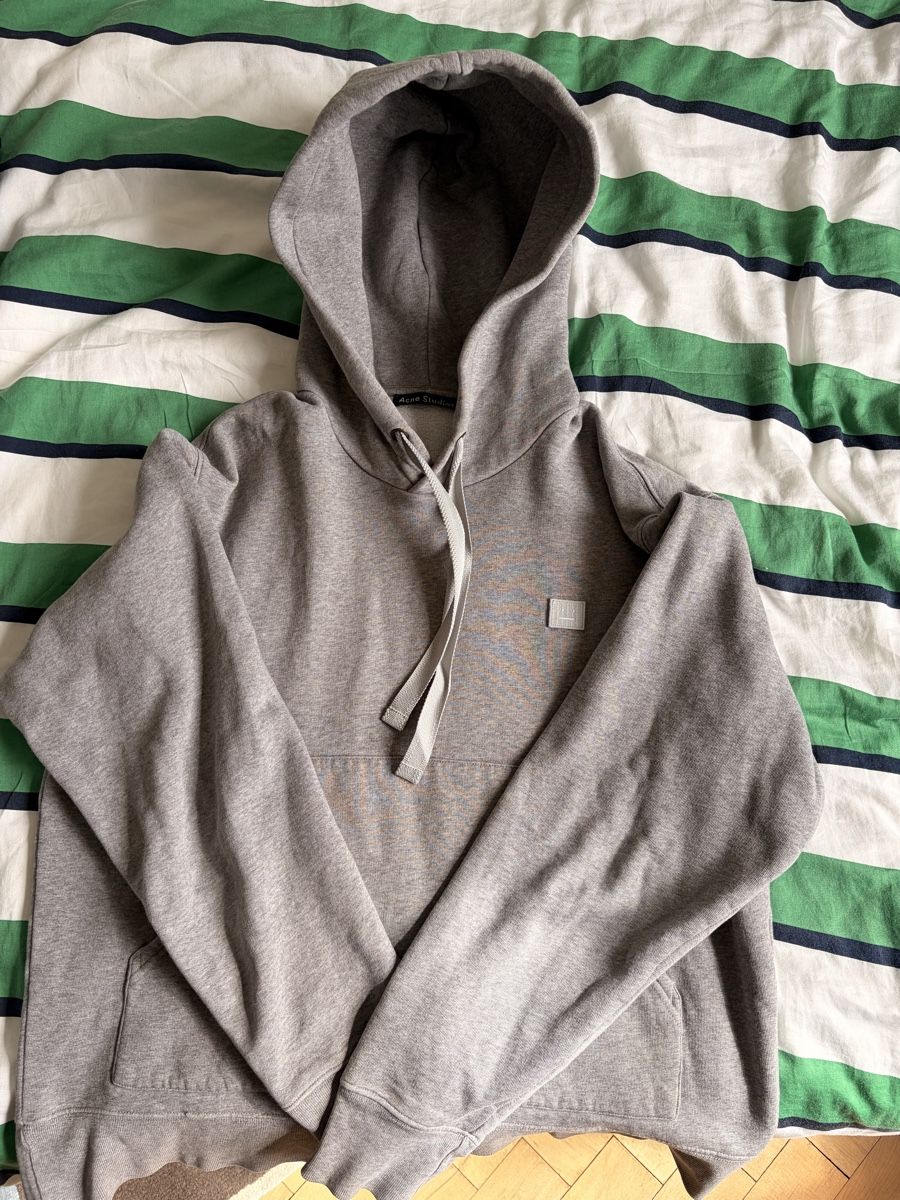 Acne Studios Maglioni & Felpe: Acne Studios Hoodie Grau in L – Nuovo (secondo la descrizione) da Zürich venduto da jav_sxn2