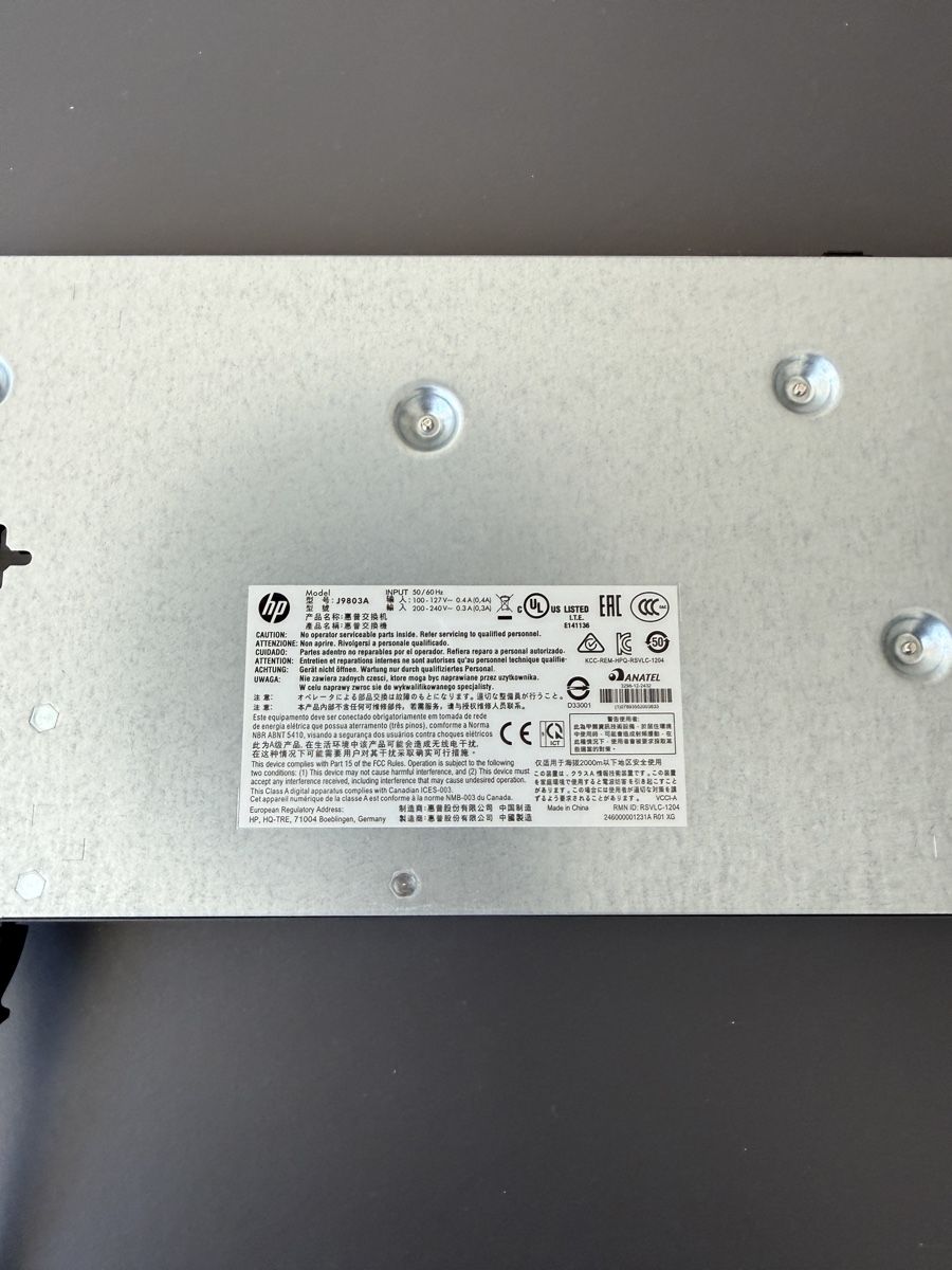 Hewlett Packard Hub & Switch: HP ProCurve 2530-24G Switch - J9779A  – Usato da Zürich venduto da kuengka 1