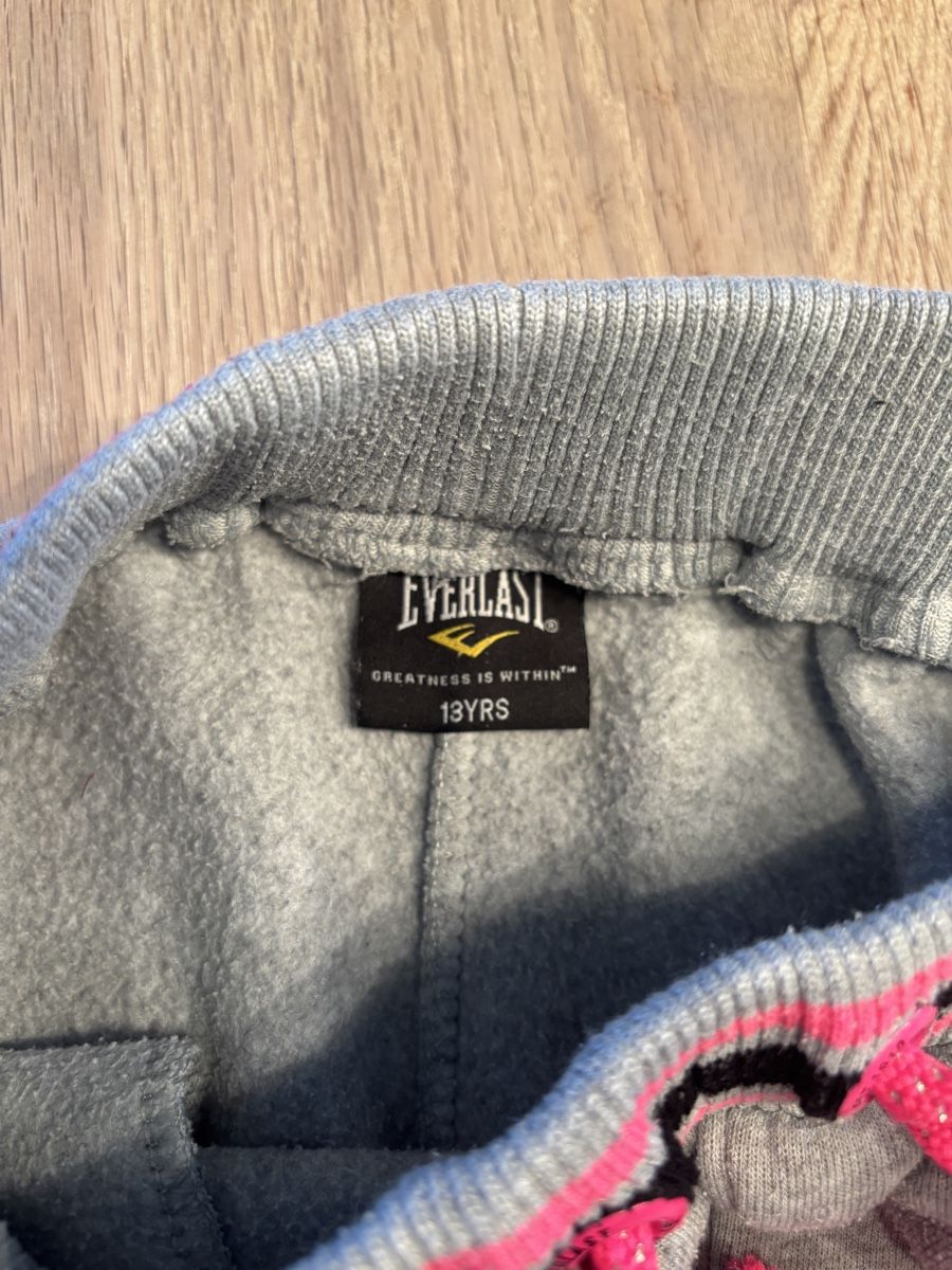 Lotti & Set di vestiti: Ensemble training sweat & pantalon Everlast 13Yrs – Usato da Pully venduto da Fictikalli 5