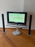 Bang & Olufsen BeoVision 7-40 mit Lautsprechern und Fernb...