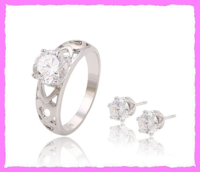 Anelli: Schmuckset, Ring und Ohrringe – Nuovo e nell'imballaggio originale da Oberglatt ZH venduto da Diamond-Girl