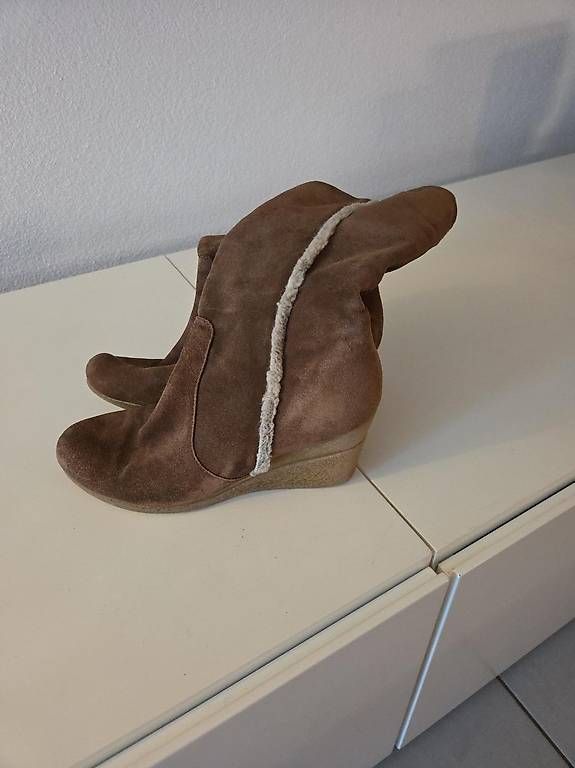 Damenschuhe: Braune Stiefel mit Fell – Gebraucht aus Wallisellen von led_dk26 2