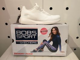 SKECHERS BOBS SPORT WHITE           Gr.35 / 22 cm