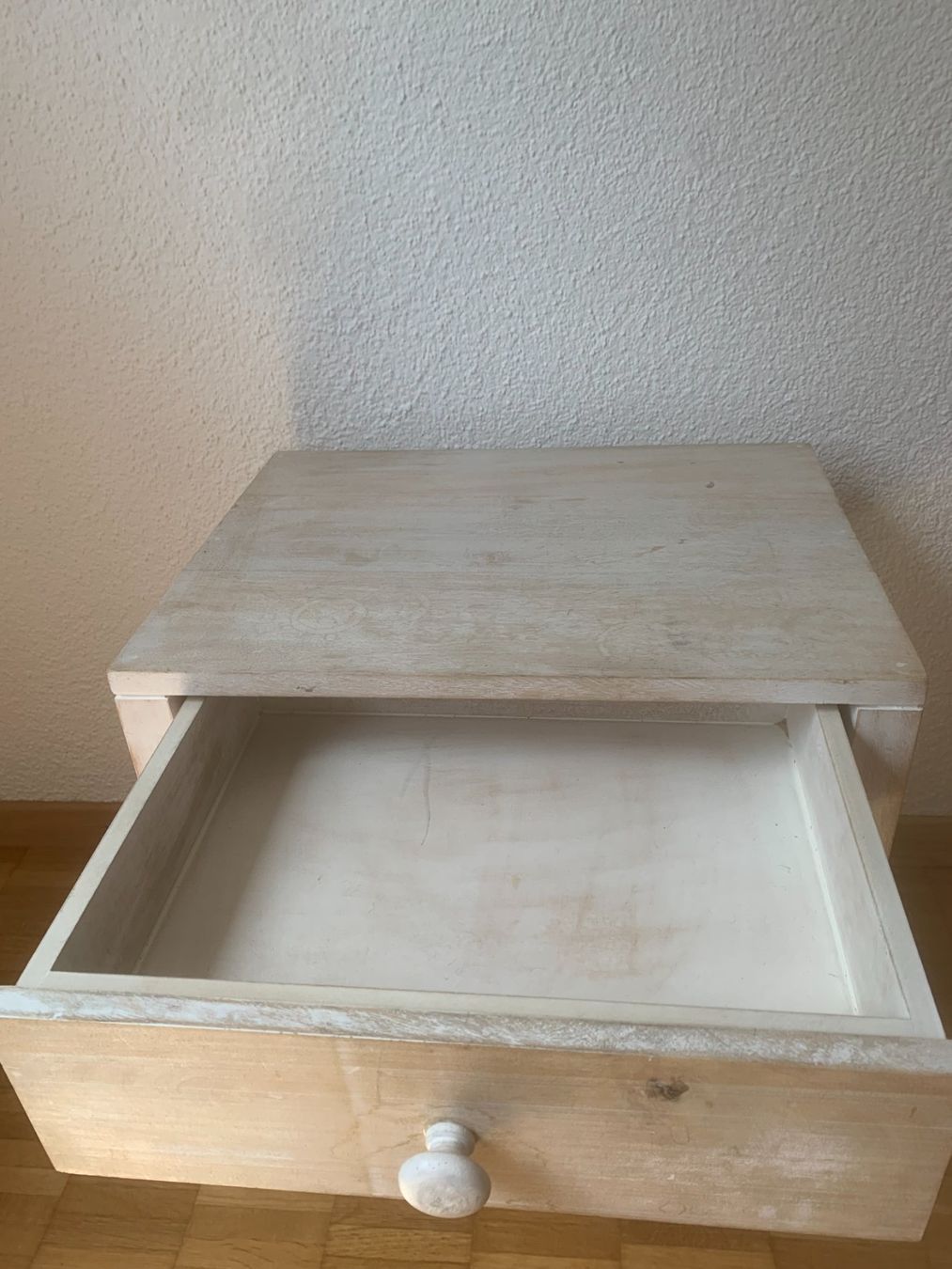 Tables de nuit: Nachttischli Shabby Chic – D'occasion à Untersiggenthal par Ophus 1