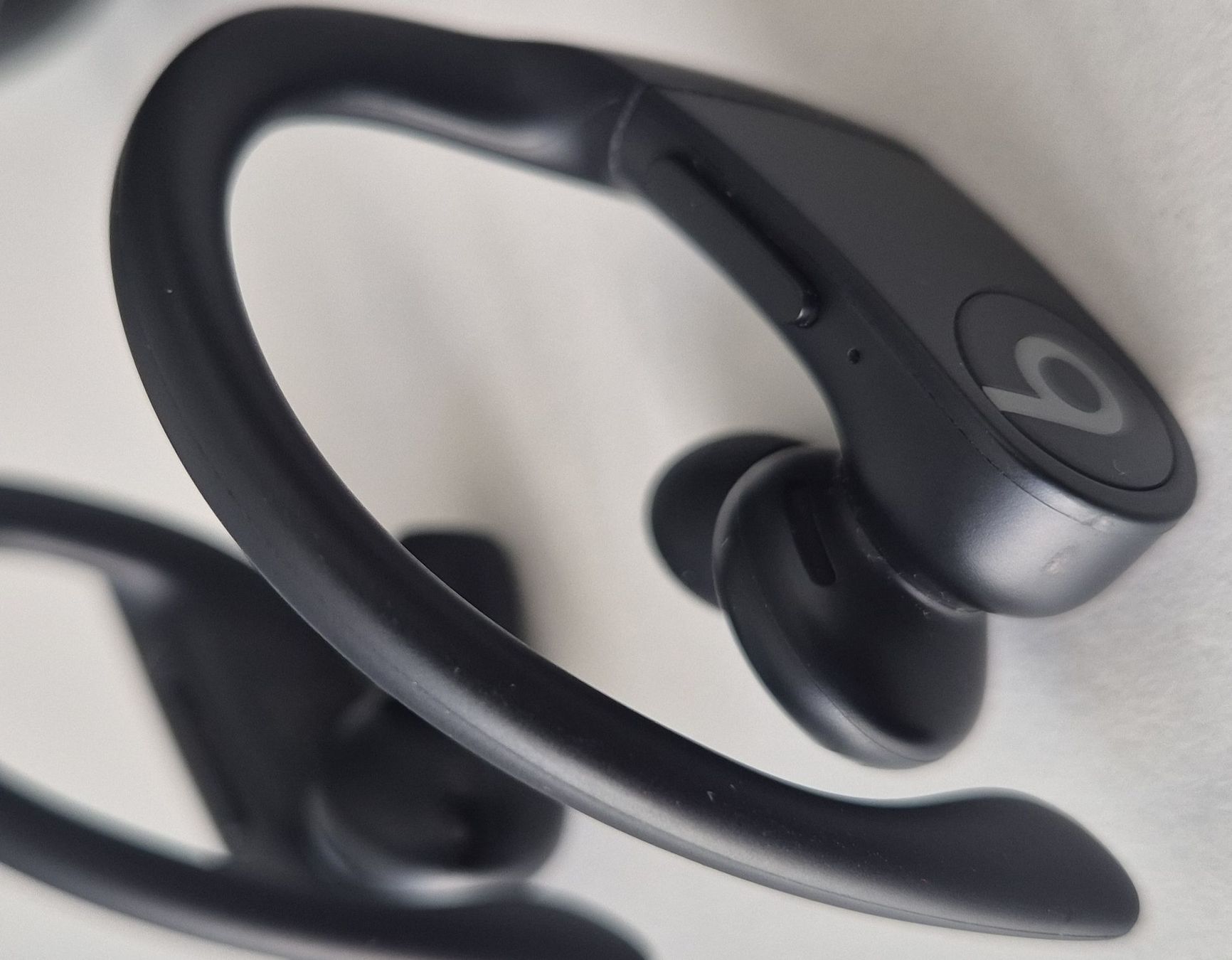 Beats Casques audio: Écouteurs sans fil Powerbeats Pro noirs – D'occasion à Genève par caps1207