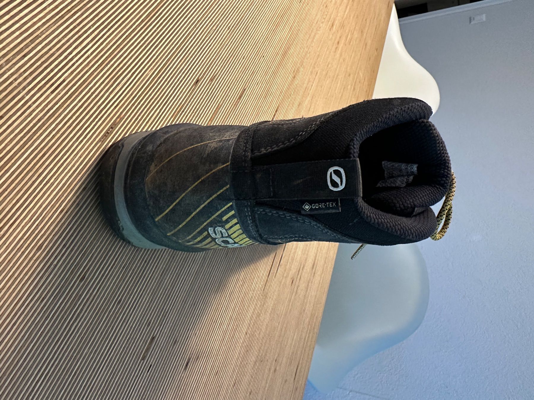 Scarpa Herrenschuhe: Wanderschuh SCARPA schwarz Herren Grösse 43 gebraucht – Gebraucht aus Zürich von Leica9 3
