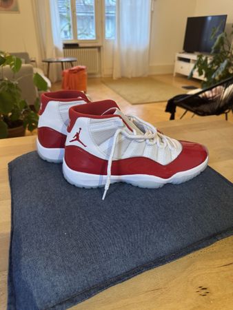 Jordan 11 Retro "Cherry" Size 10.5