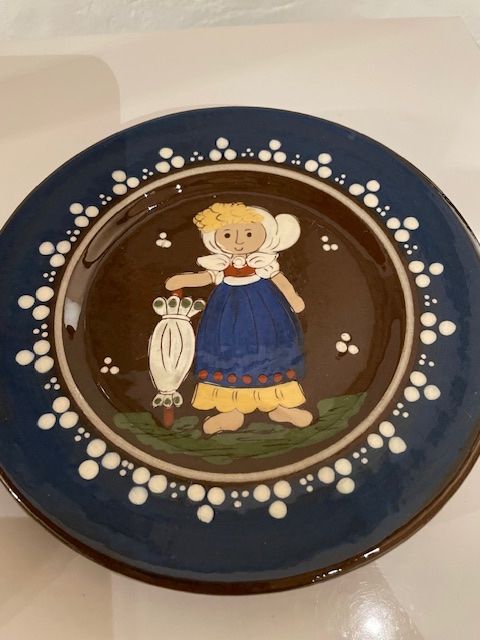 Tutte le decorazioni: Handgemalte Deko-Teller Kohler Keramik Biel – Usato da Braunwald venduto da Noveredo 1