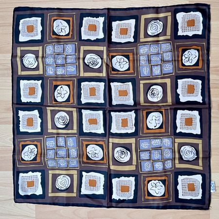 Foulard tour de cou en soie vintage 