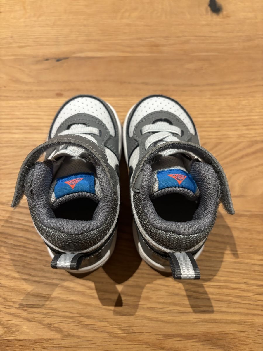 Nike Scarpe per ragazzi: Nike Turnschuh Grösse 21 – Usato da Sutz venduto da charis1411 1