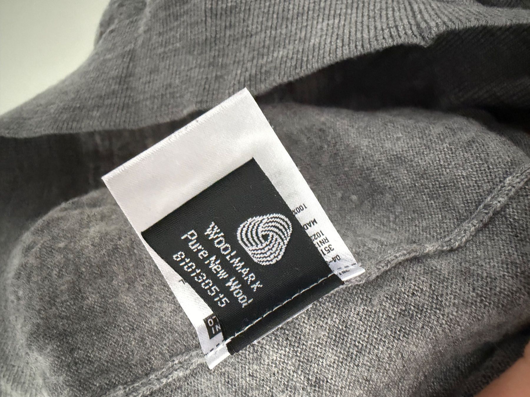 Uniqlo Maglioni & Felpe: UNIQLO Pullover - Pure New wool - Size S – Usato da Muzzano venduto da Sidney_3 2