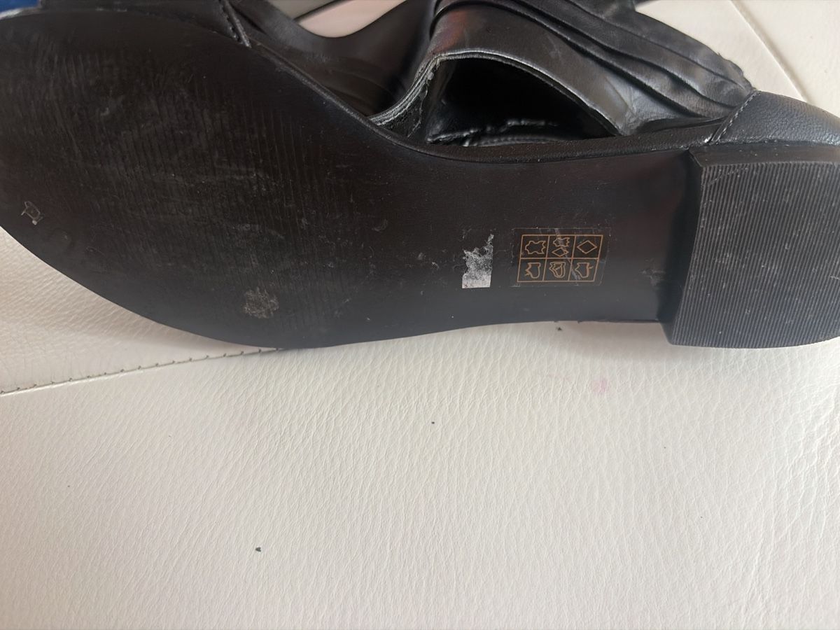 Guess Scarpe da donna: Guess – Nuovo (secondo la descrizione) da Pully venduto da Kalissa 4