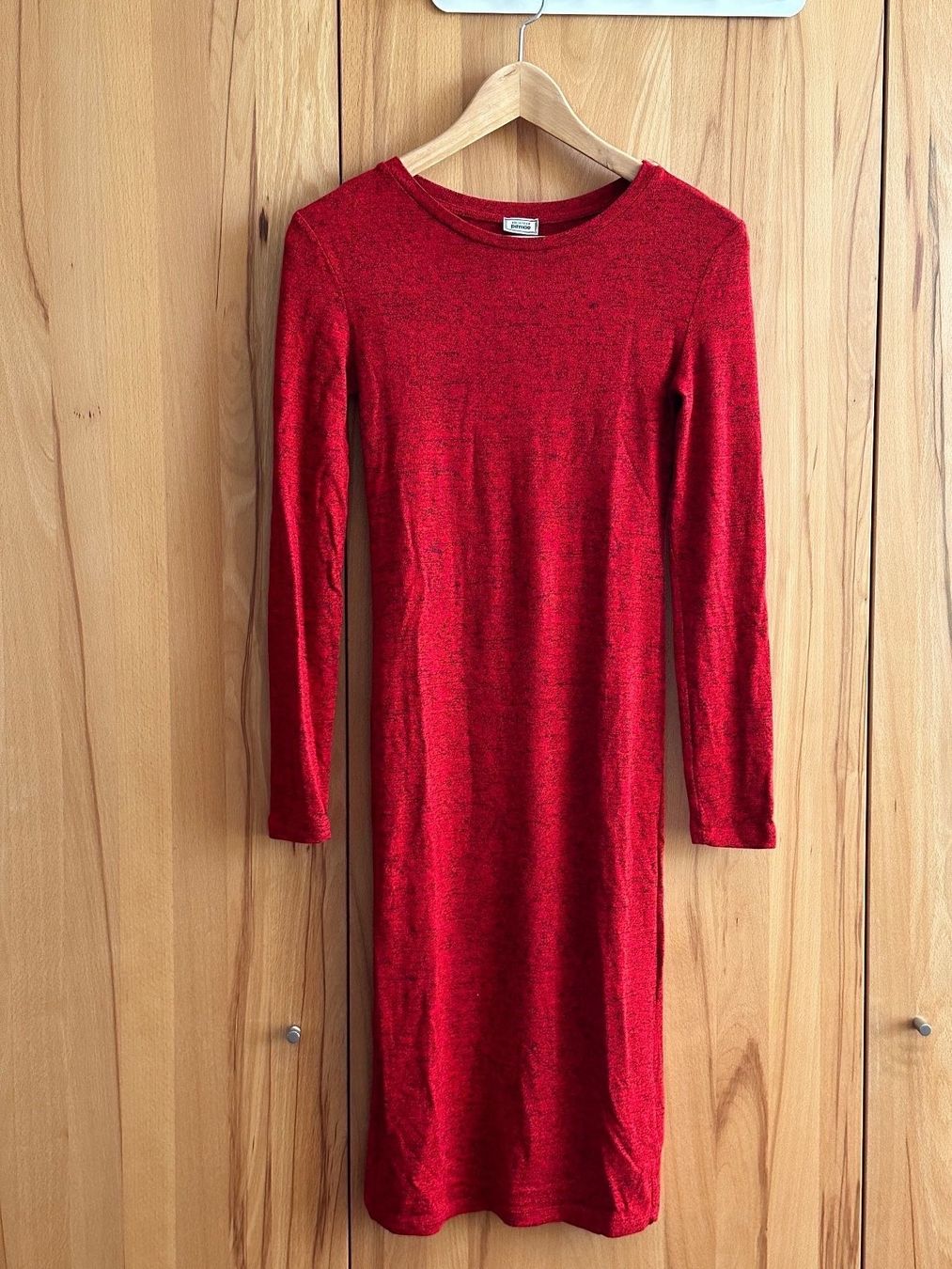 Kleider: Rotes langärmiges Kleid – Neu (gemäss Beschreibung) aus Schlieren von car_2bwb