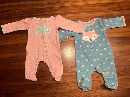 2 süsse Baby Carter?s Pyjamas, Gr. 50/56