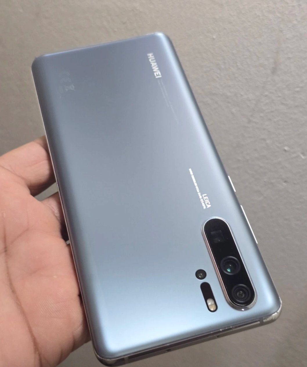 Huawei Telefoni cellulari / Smartphones: Huawei P30 Pro 128GB Wie neu – Usato da Luzern venduto da Waince786 1