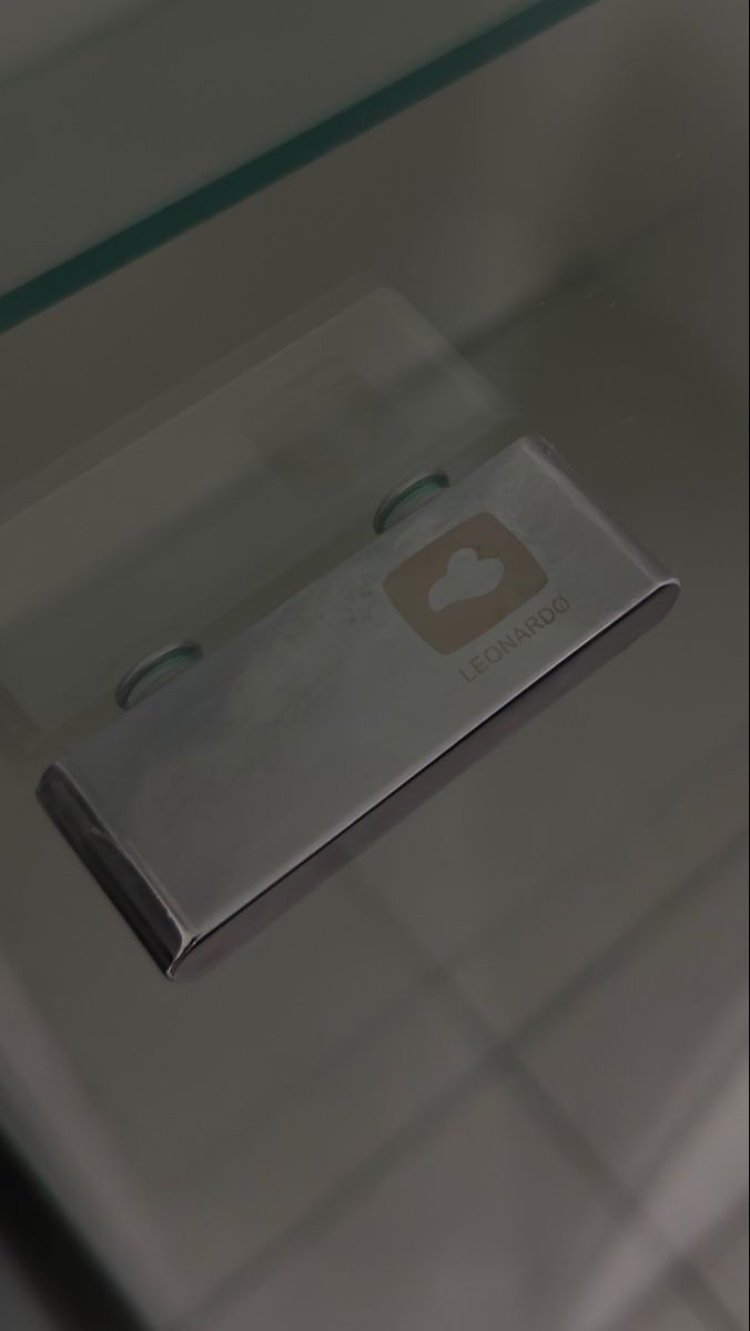 Vitrines: Vitrinen – D'occasion à Eiken par kat_96k8 2