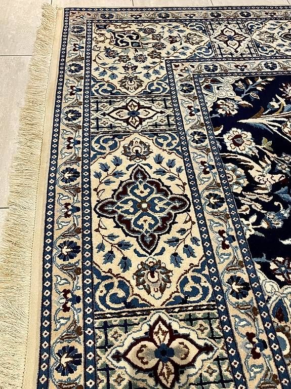 Tappeti: Nain Perserteppich handgeknüpft mit Seide – Usato da Niederrohrdorf venduto da Dameischdr 3