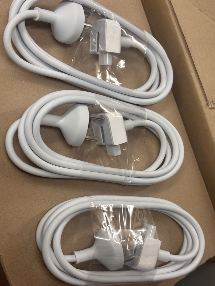 Apple Kabel: Apple US 3-prong grounded “duckhead” adapter – Neu (gemäss Beschreibung) aus Lausanne von ali_eddine 3