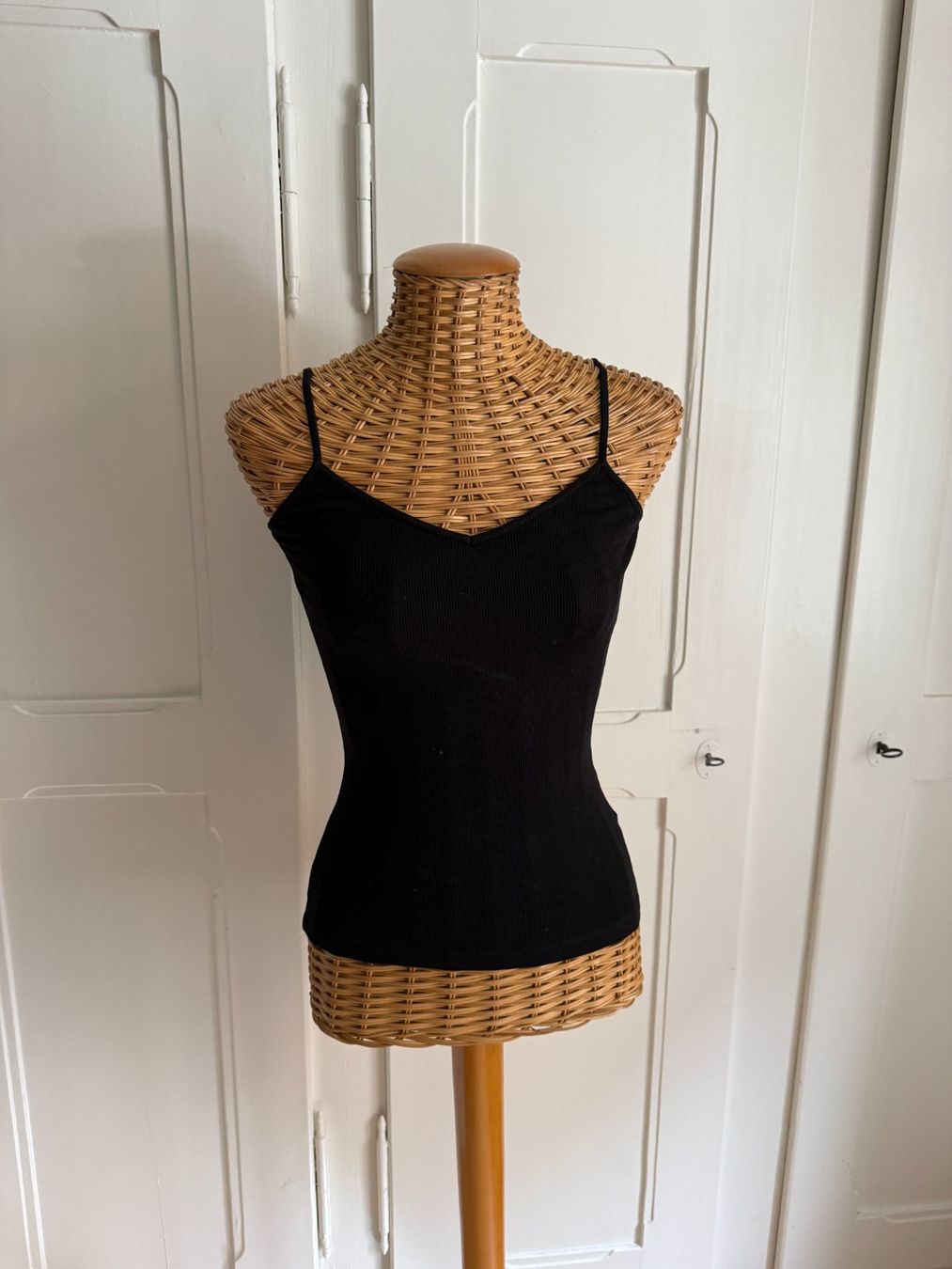 H&M Tops: Trägertop schwarz gerippt XS – Gebraucht aus Zürich von Diazaio