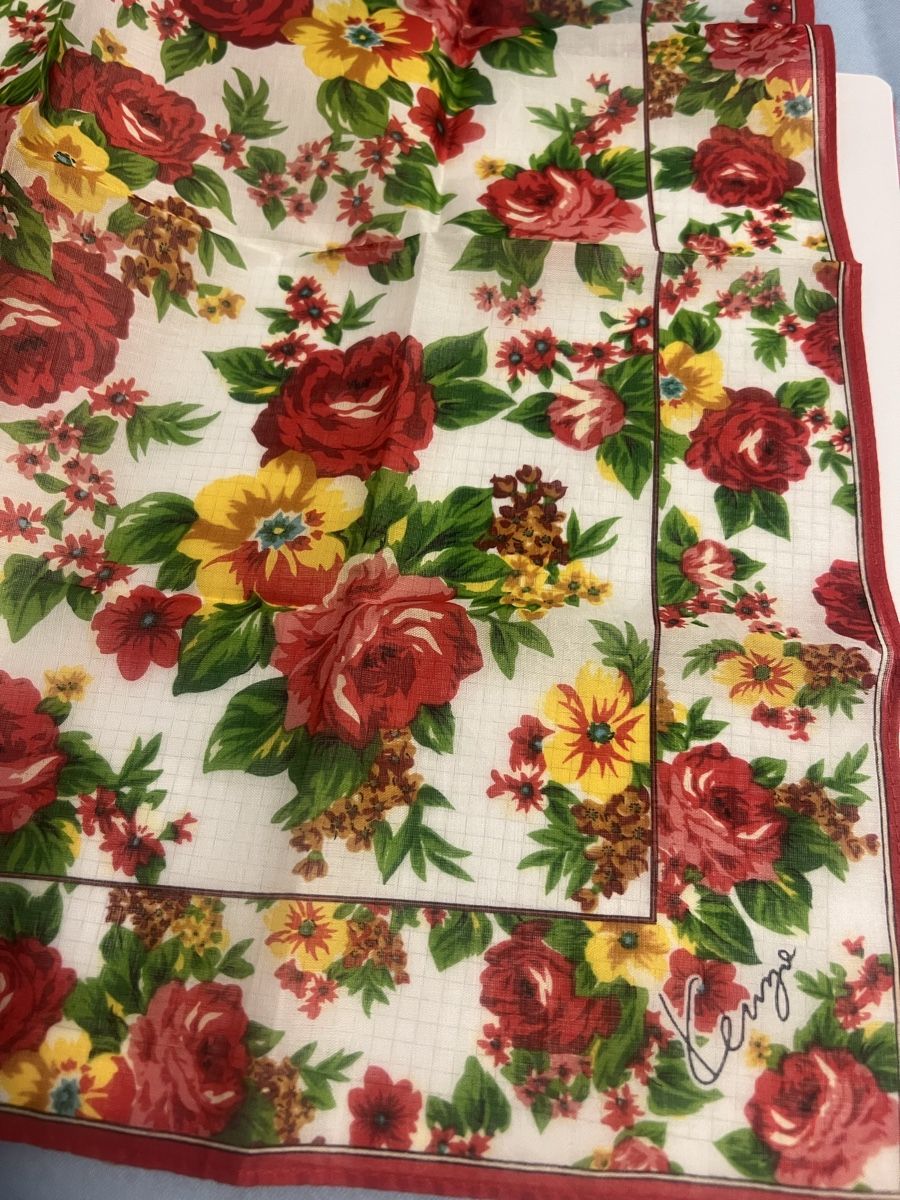 Kenzo Foulard & Sciarpe: Kenzo Vintage Floral Tuch – Nuovo (secondo la descrizione) da Bern venduto da fen_7rn8