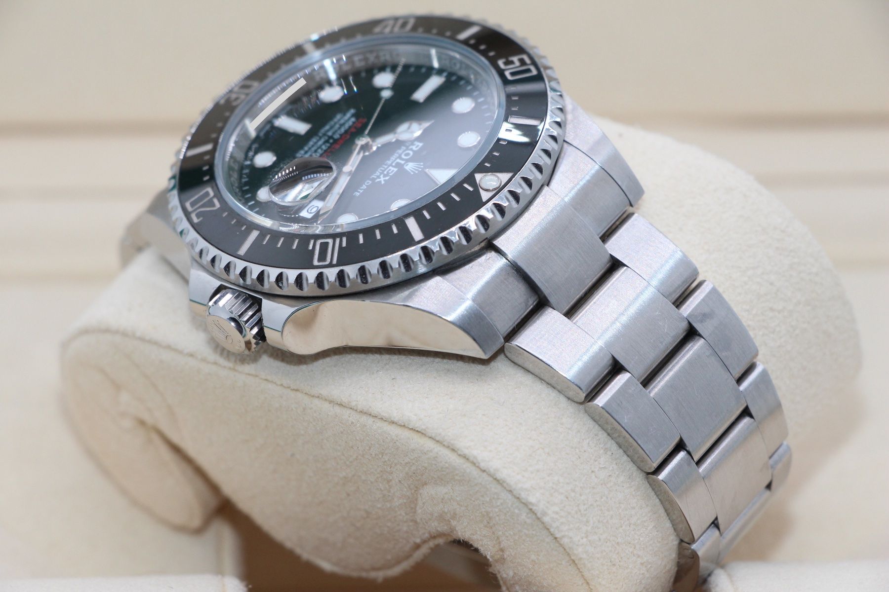 Rolex Uhren: Rolex Sea-Dweller 50th Ref. 126600, Full-Set – Gebraucht aus Zug von eMDi_Collection 2
