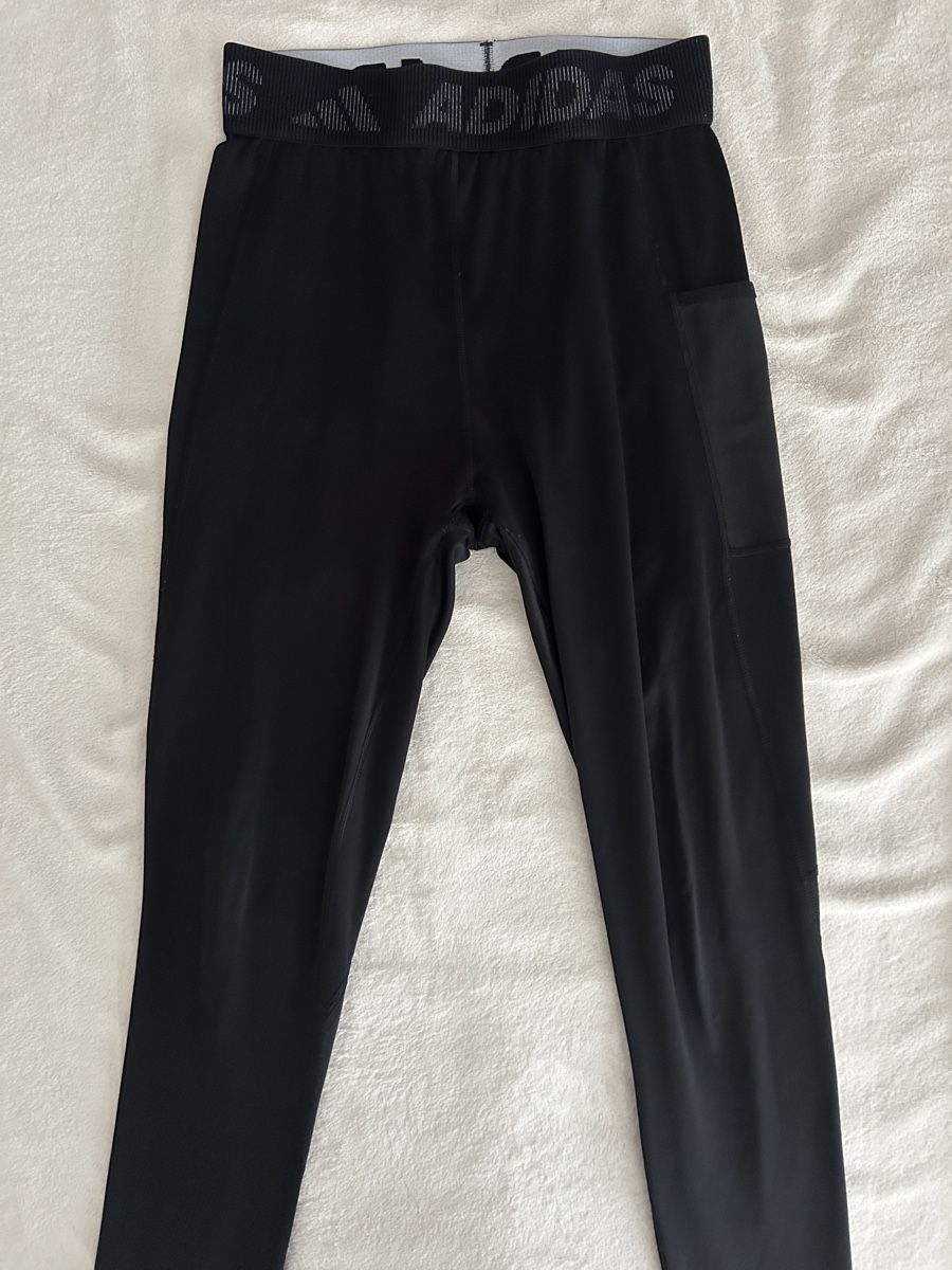 Adidas Leggings: Adidas Leggings – Gebraucht aus Aarwangen von e_9x